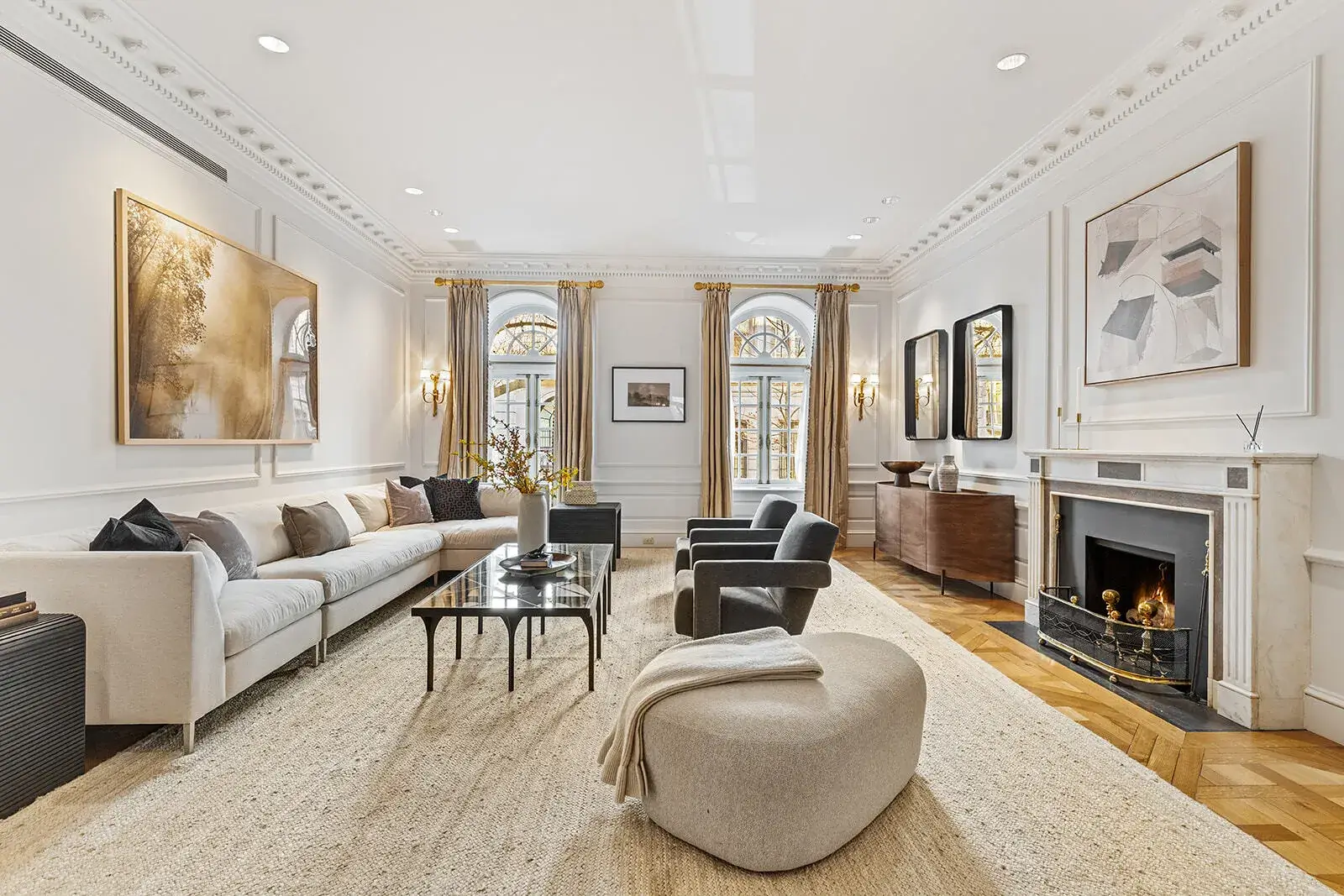 UES townhouse, Plaza suite top Manhattan's luxury contracts