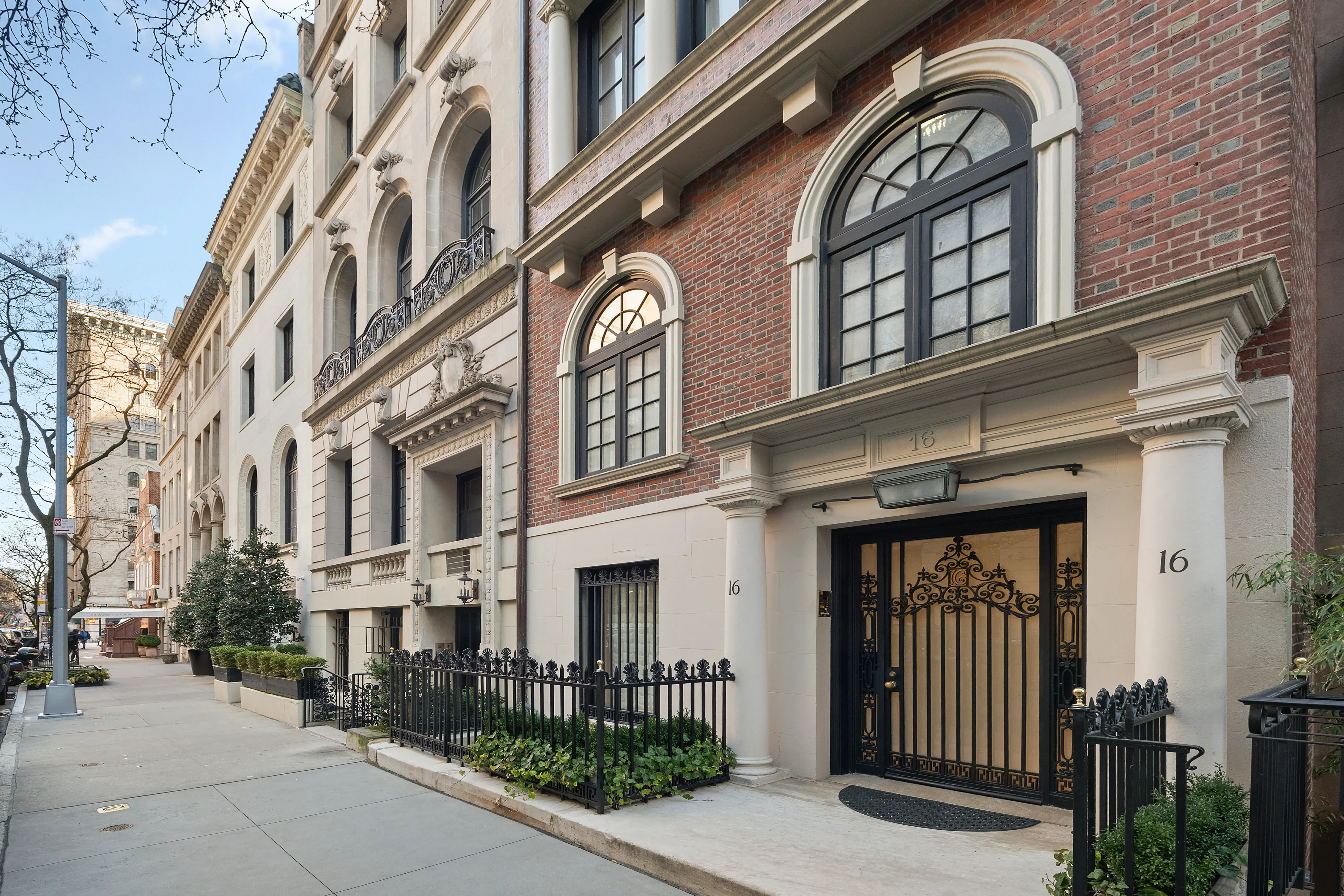 Annie Leibovitz Lists Her Ranch, a New Report on US Home Prices, and More Real Estate News