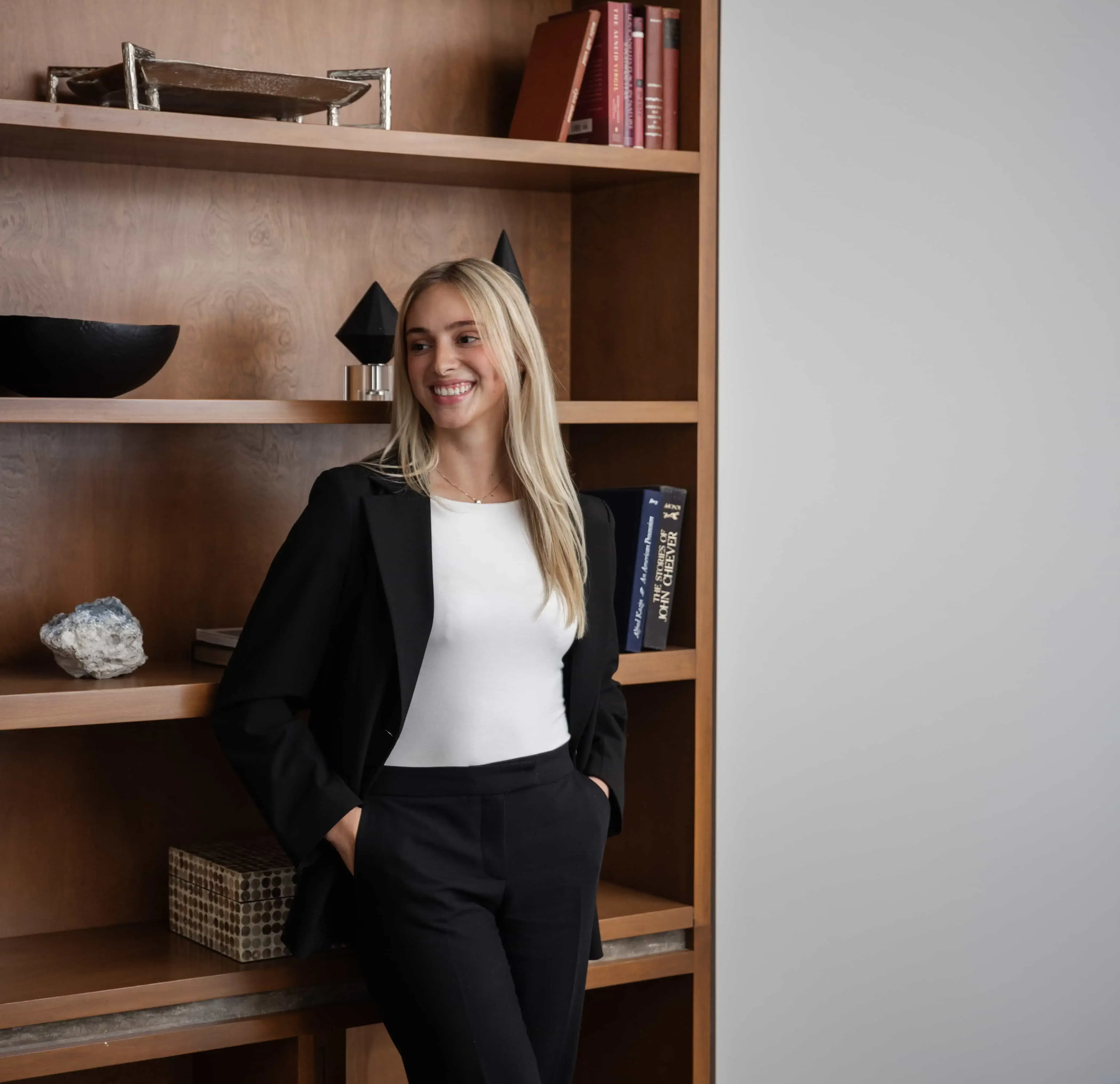 Hannah Hebda Agent Photo