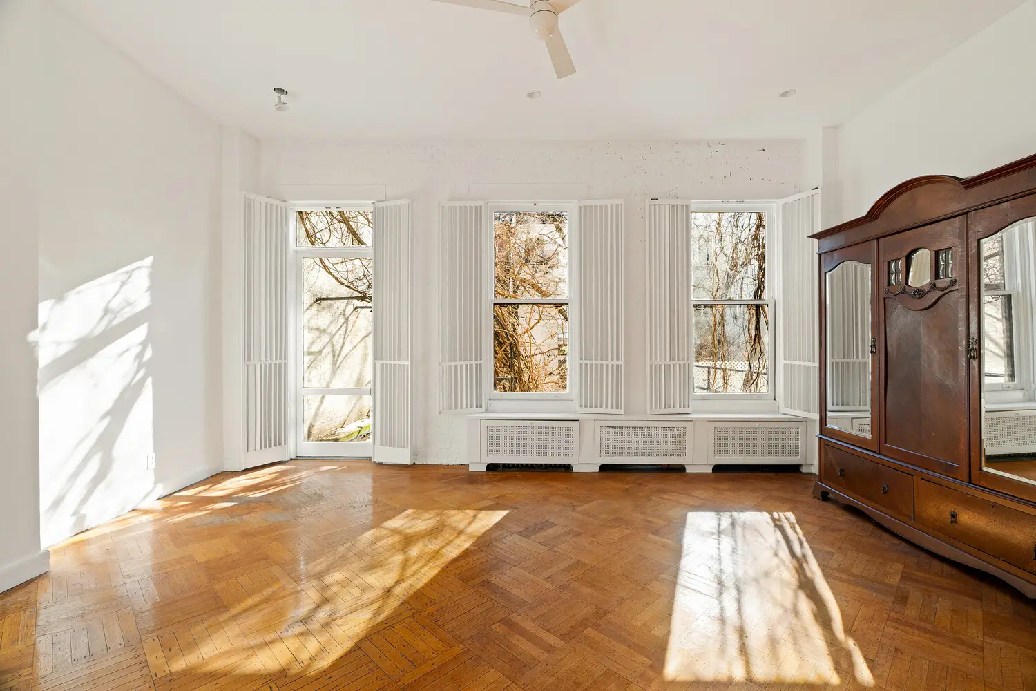 118 East 37th Street