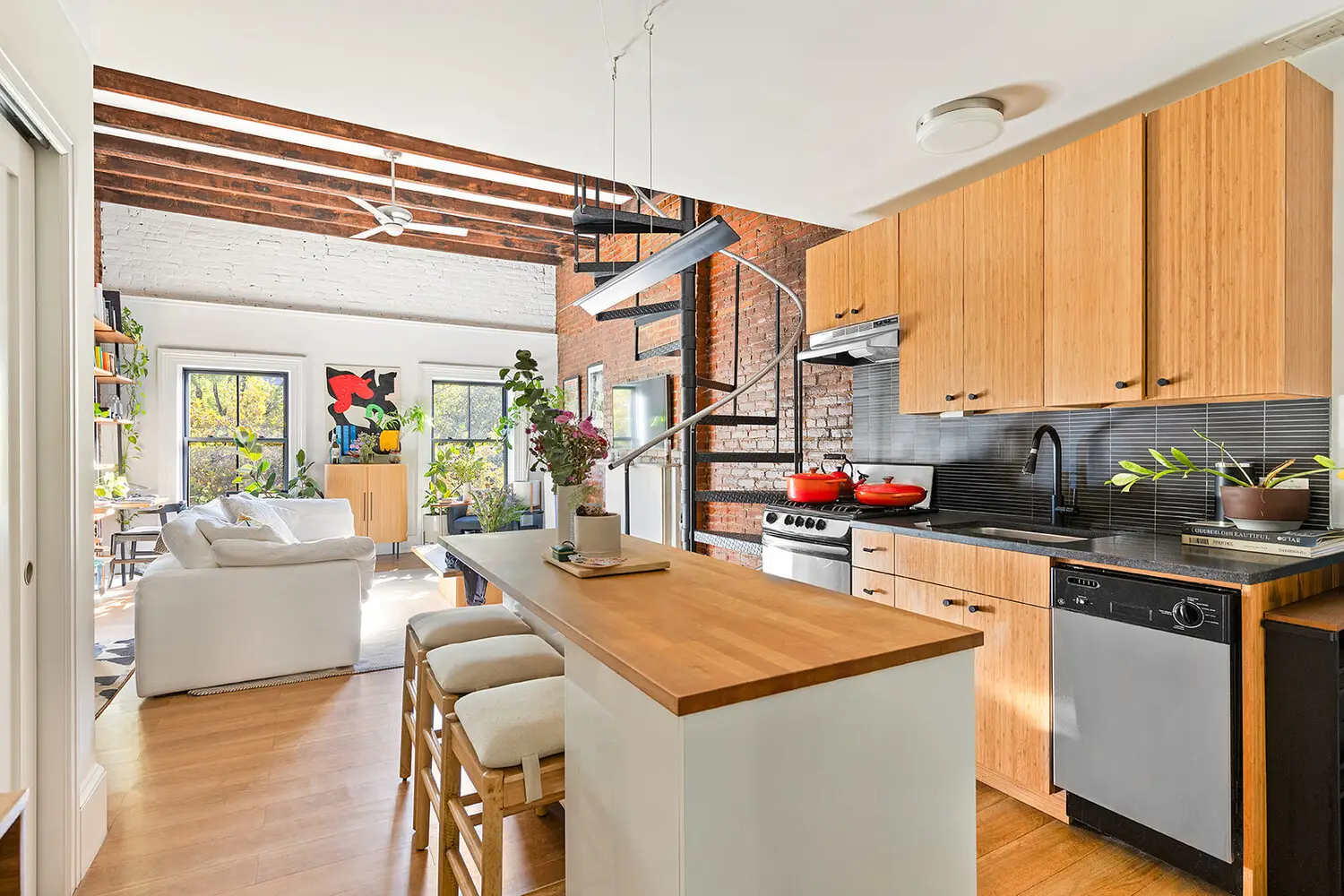 485 West 22nd Street