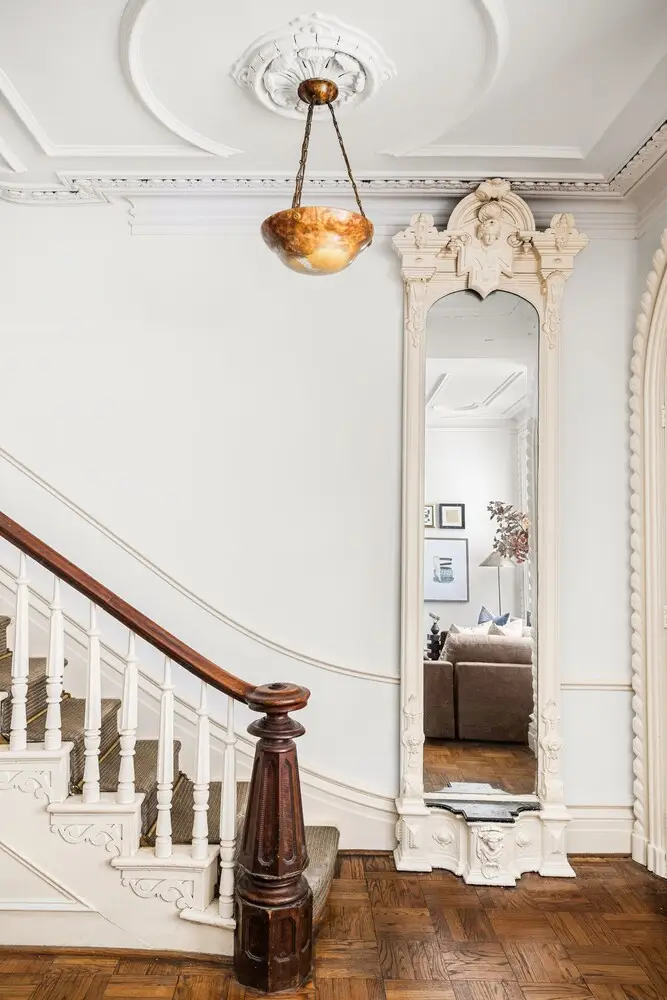 305 East 18th Street